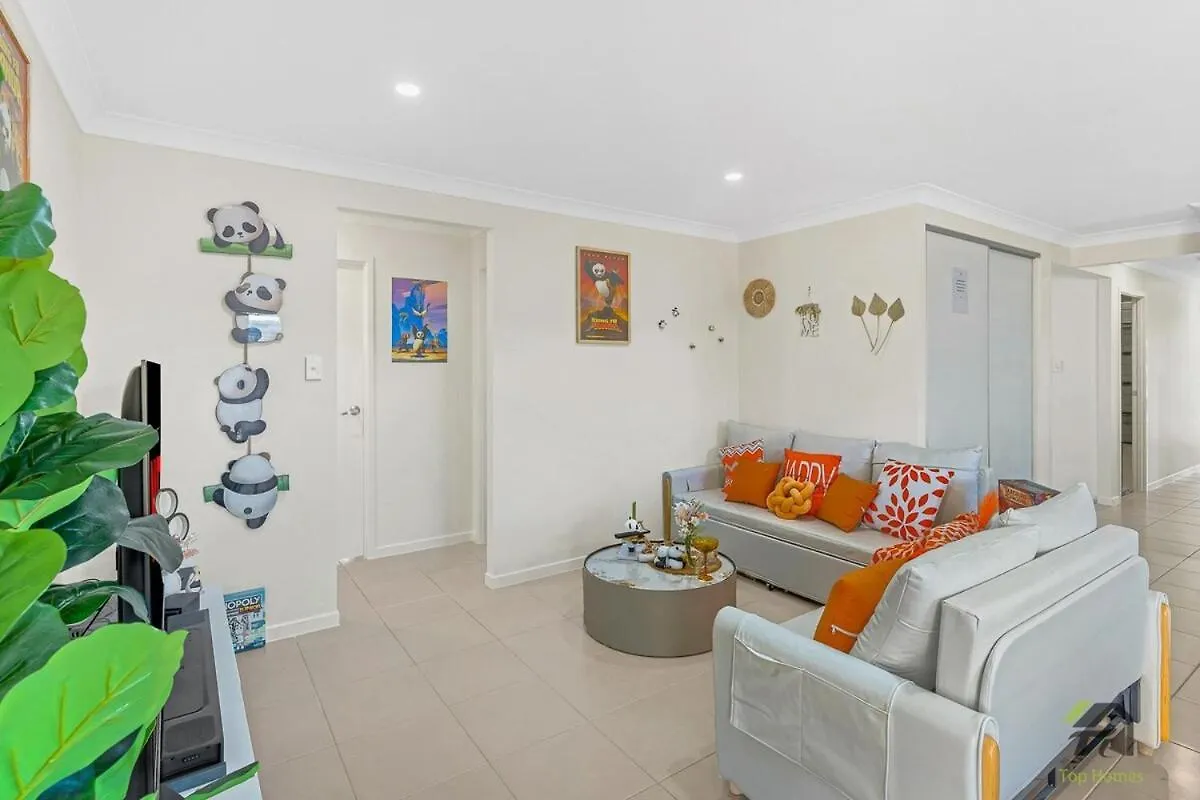 Universal Movie World -Close To Everything Pimpama Holiday home
