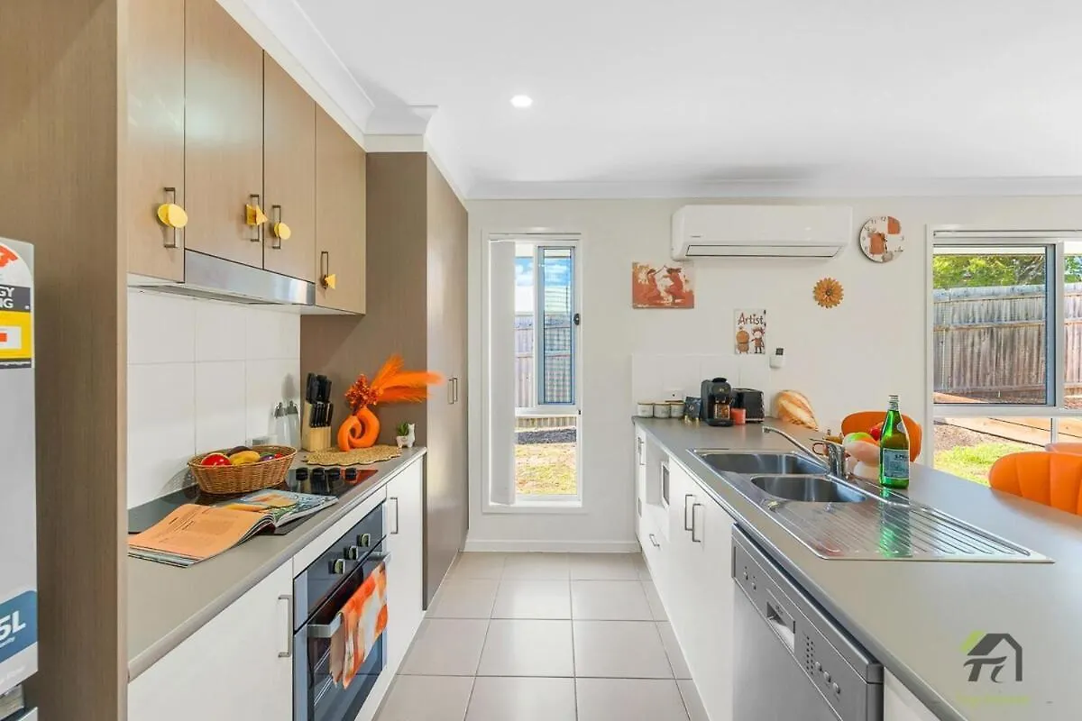Universal Movie World -Close To Everything Pimpama Holiday home